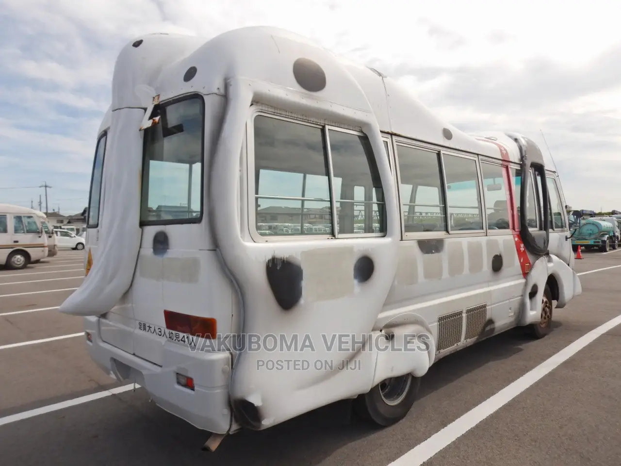 Mitsubishi Fuso Rosa 1997 White