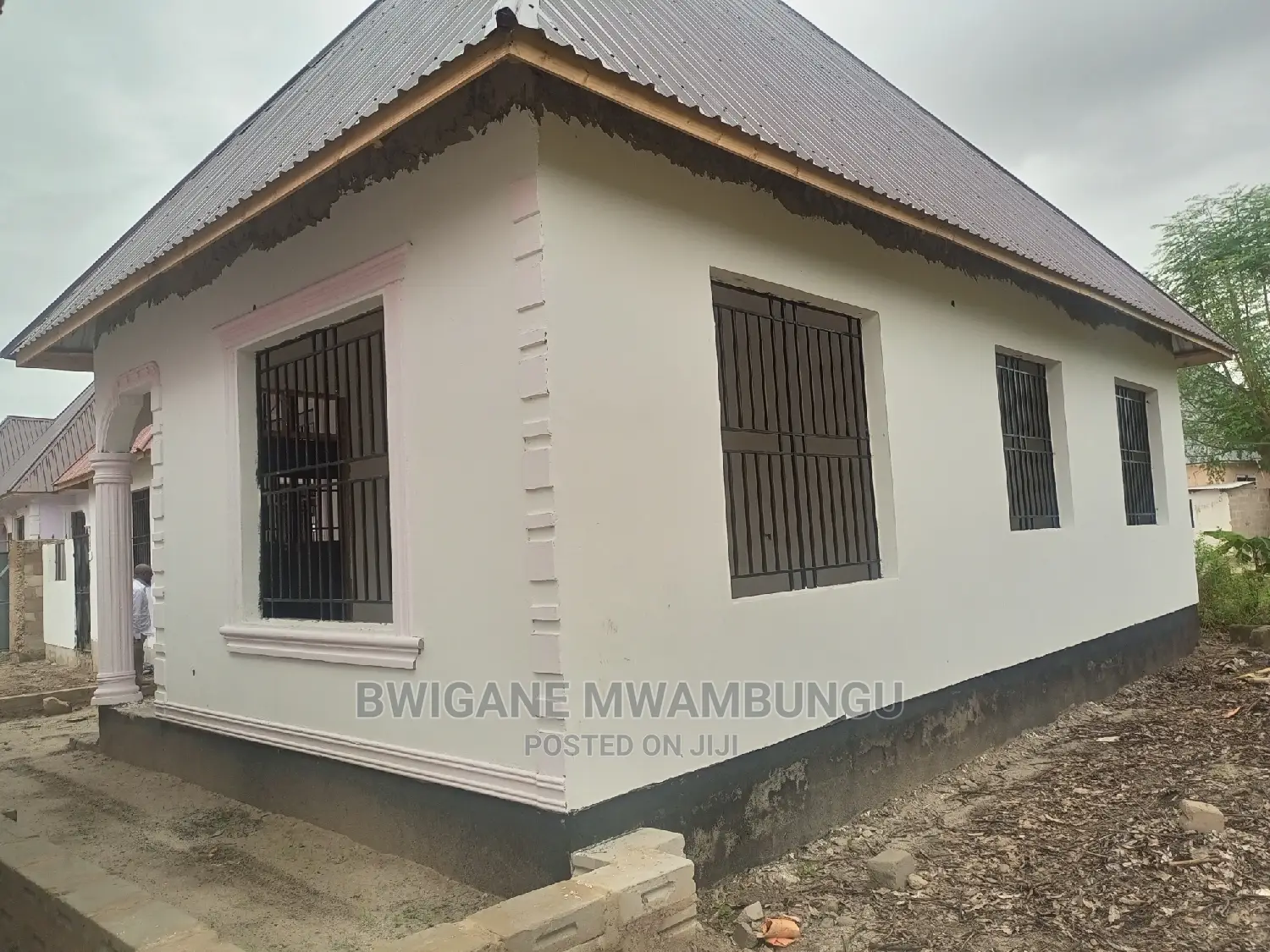 3bdrm Apartment in Mwambungu Broker, Mbagala for sale