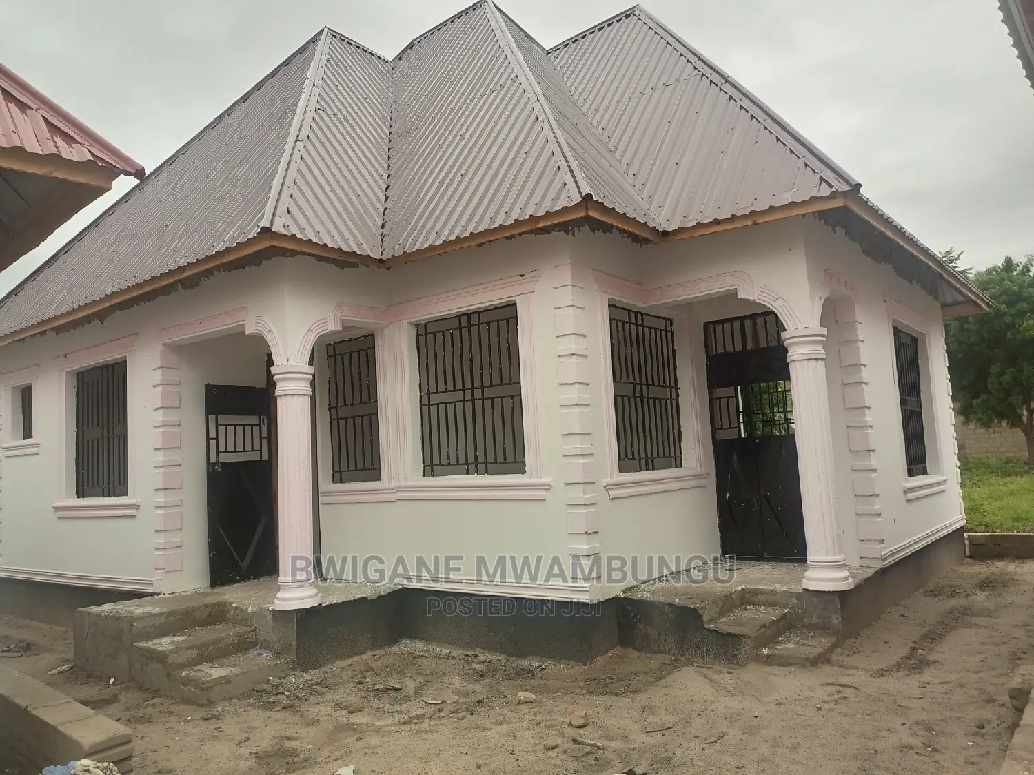 3bdrm Apartment in Mwambungu Broker, Mbagala for sale