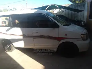 Toyota Noah 2.0 FWD (8 Seater) 2004 White