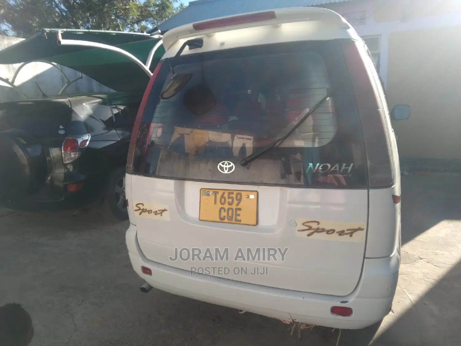 Toyota Noah 2.0 FWD (8 Seater) 2004 White