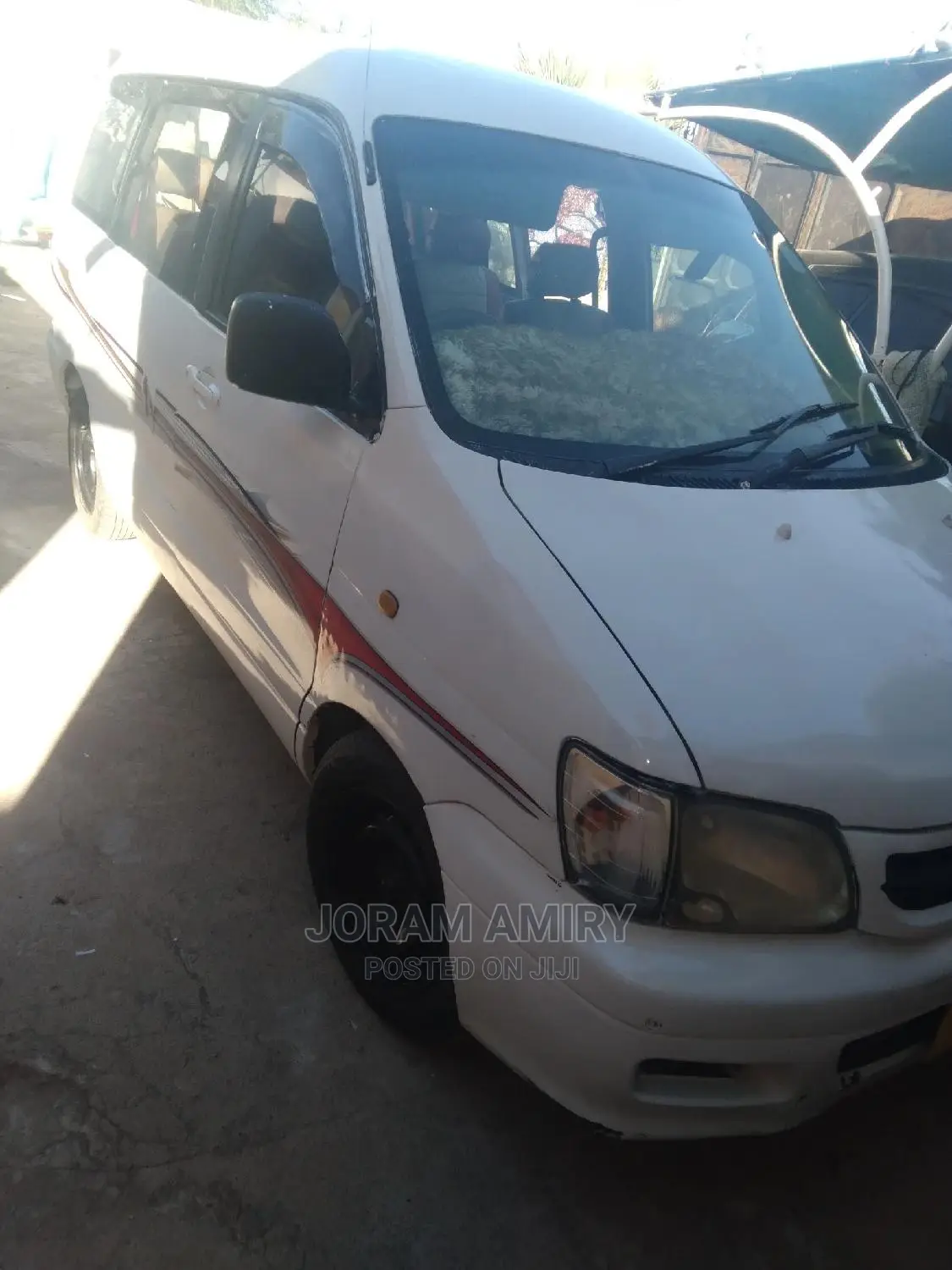 Toyota Noah 2.0 FWD (8 Seater) 2004 White