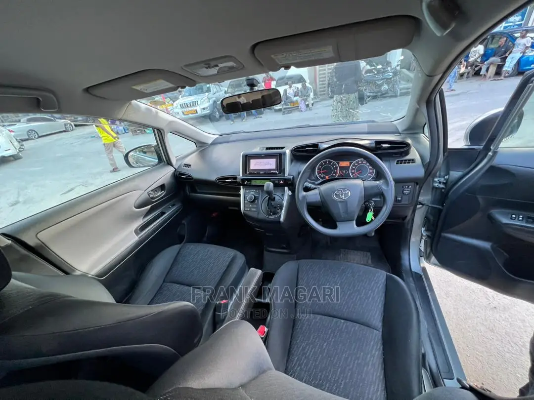 Toyota Wish 2009 Silver