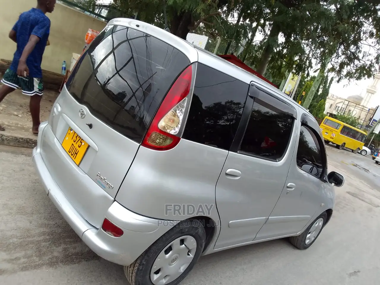 Toyota Fun Cargo 2004 Silver