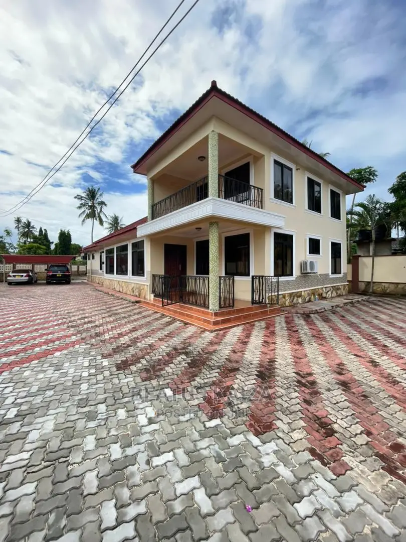 5bdrm Block of Flats in Kunduchi Beach for sale