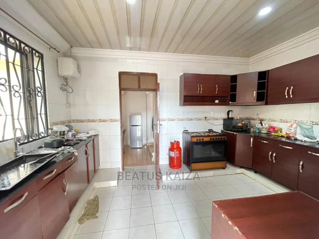 5bdrm Block of Flats in Kunduchi Beach for sale
