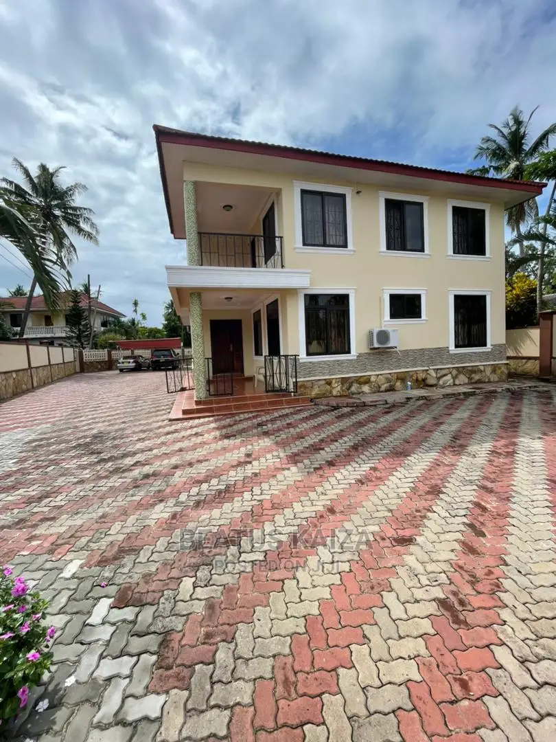 5bdrm Block of Flats in Kunduchi Beach for sale