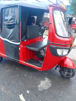 TVS King Cargo 2023 Red
