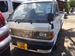 Toyota Lite-ace 1999 White