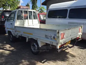 Toyota Lite-ace 1999 White