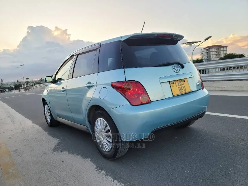 Toyota IST 2004 Beige