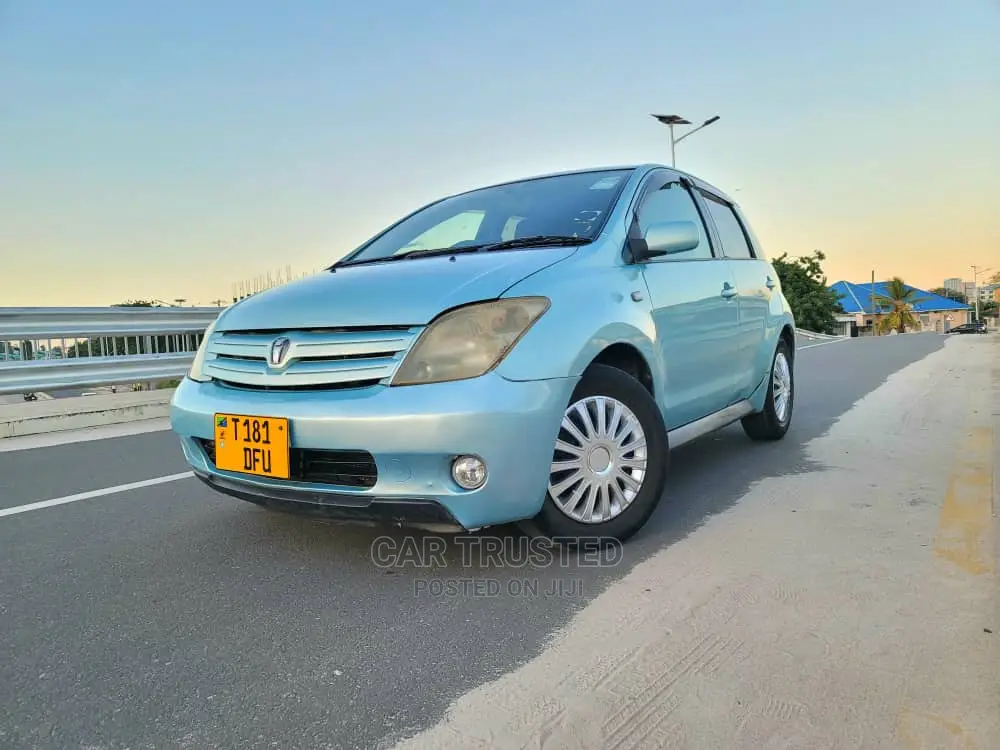 Toyota IST 2004 Beige