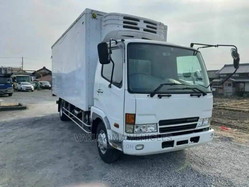 Mitsubishi Fuso Fighter Truck