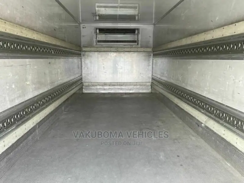 Mitsubishi Fuso Fighter Truck