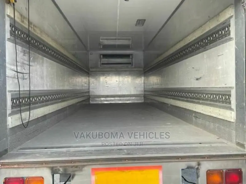 Mitsubishi Fuso Fighter Truck