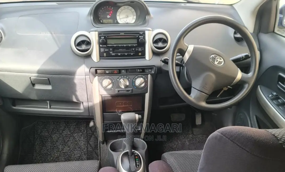 Toyota IST 2003 Blue