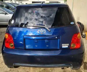 Toyota IST 2003 Blue