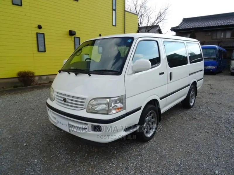 Toyota HiAce 2002 White