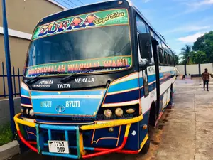 Tata Starbus Ultra Skool 1999 Green