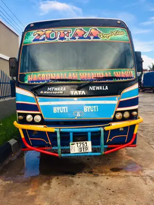 Tata Starbus Ultra Skool 1999 Green