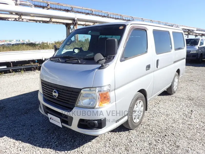 Nissan Caravan (Urvan) 2010 Silver