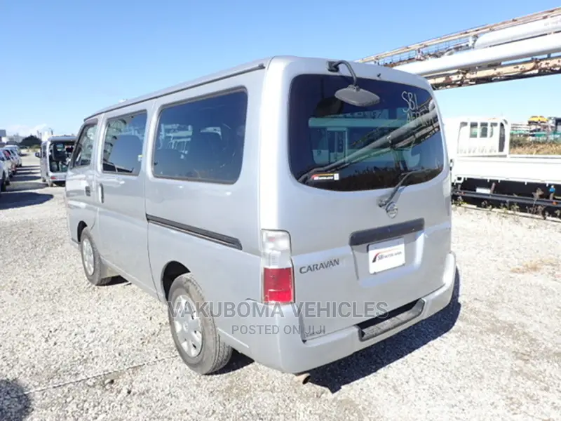 Nissan Caravan (Urvan) 2010 Silver