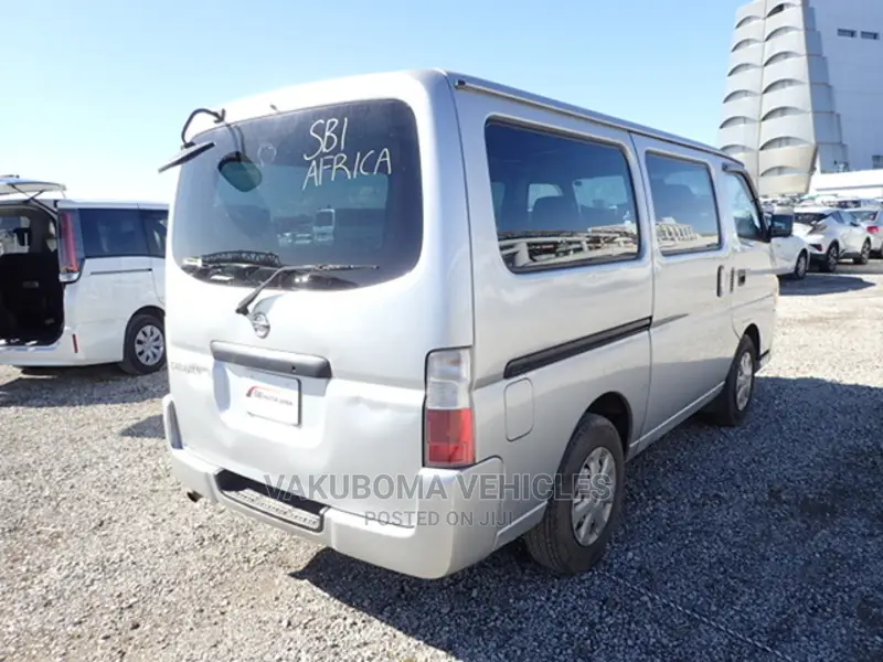 Nissan Caravan (Urvan) 2010 Silver