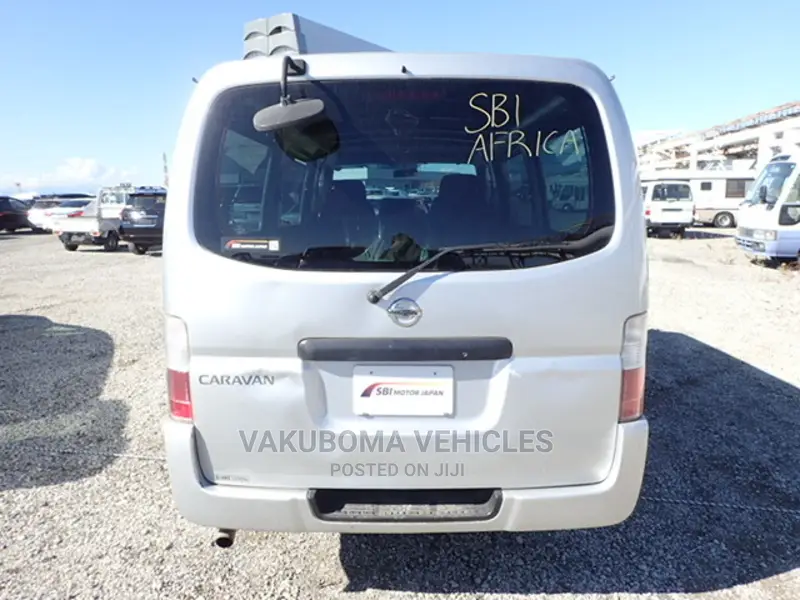 Nissan Caravan (Urvan) 2010 Silver