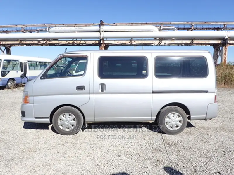 Nissan Caravan (Urvan) 2010 Silver