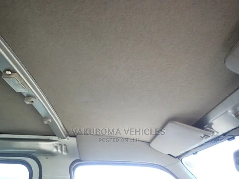 Nissan Caravan (Urvan) 2010 Silver
