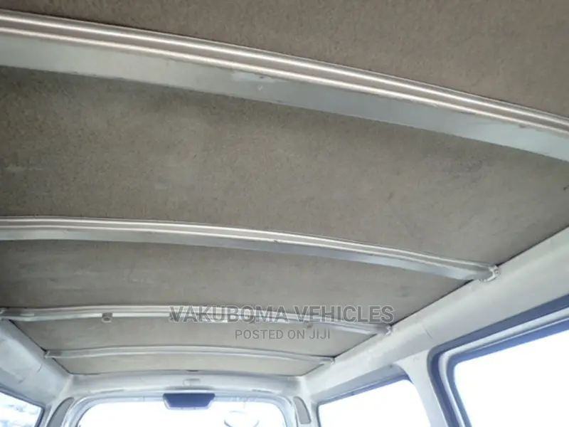 Nissan Caravan (Urvan) 2010 Silver