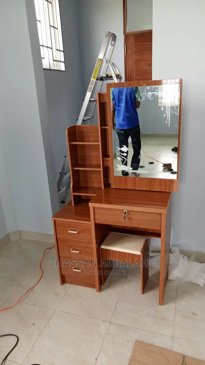 Dressing Table Kioo Cha Kuslaid
