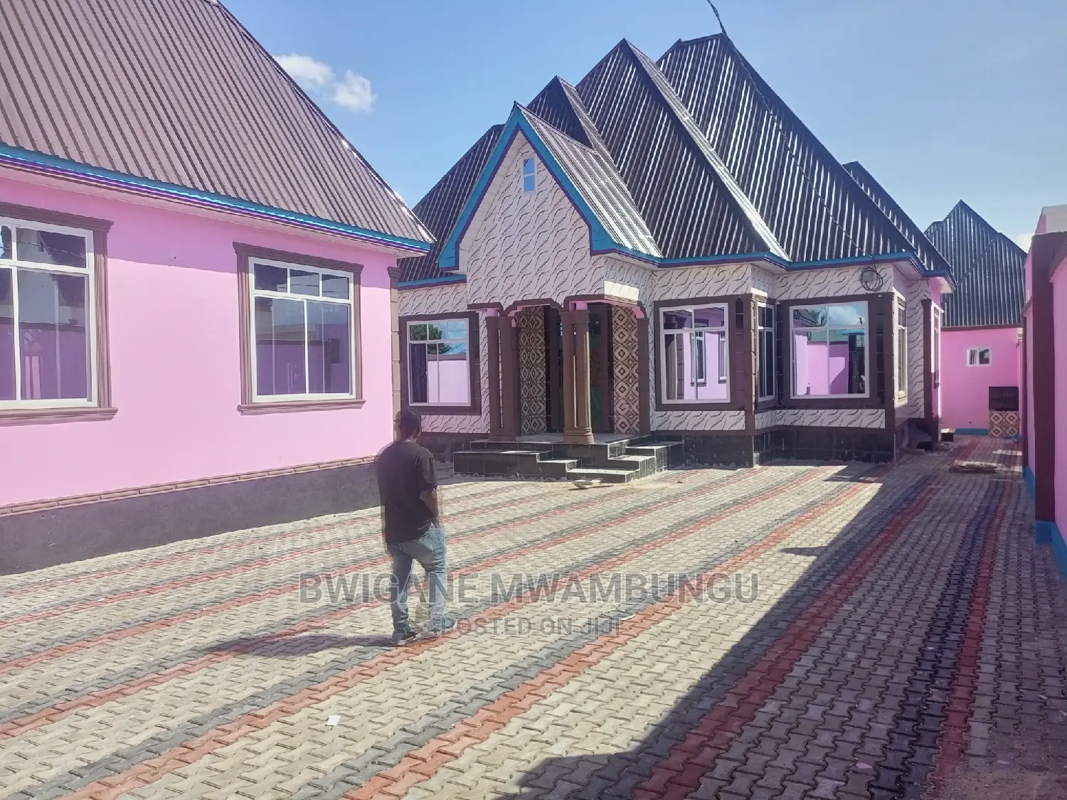 Furnished 5bdrm Apartment in Mbagala Maji Matitu for sale