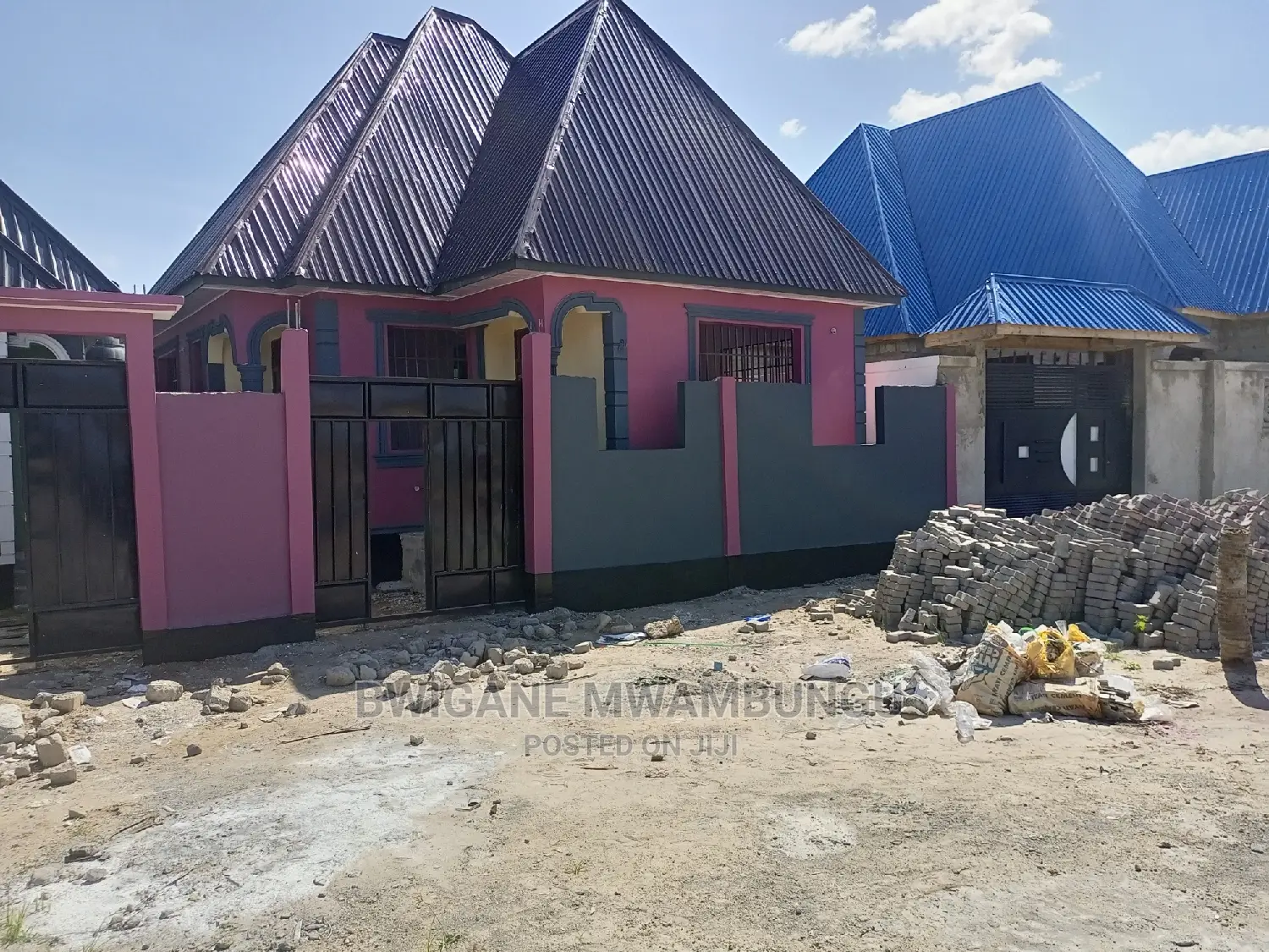 6bdrm Apartment in Mbagala Maji Matitu for sale