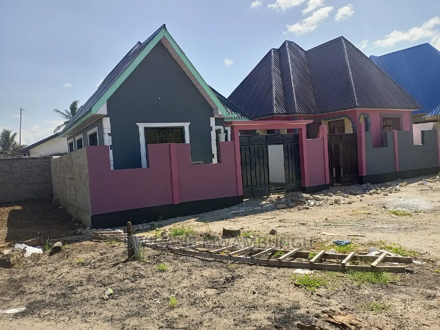 6bdrm Apartment in Mbagala Maji Matitu for sale