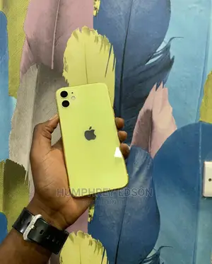 Photo - New Apple iPhone 11 128 GB Yellow