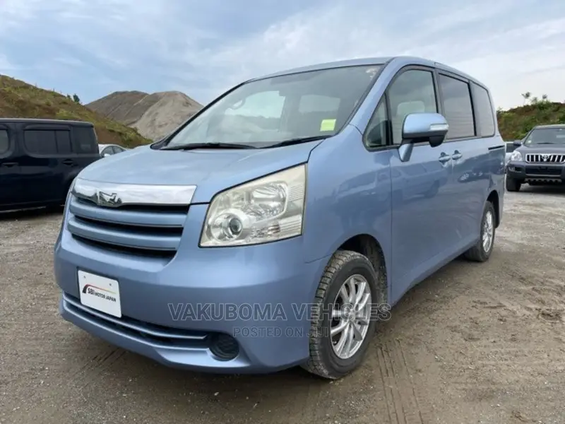 Toyota Noah 2008 Blue