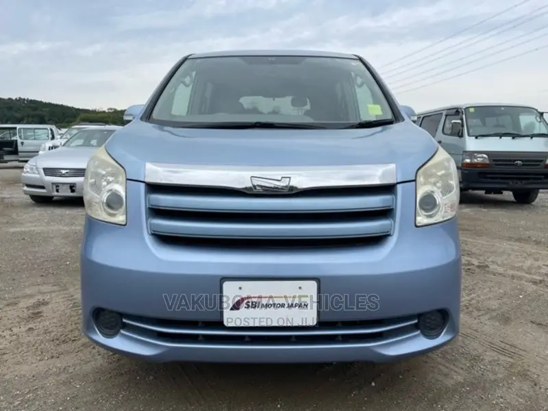 Toyota Noah 2008 Blue