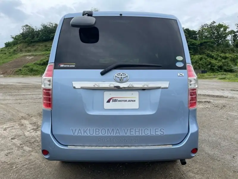 Toyota Noah 2008 Blue
