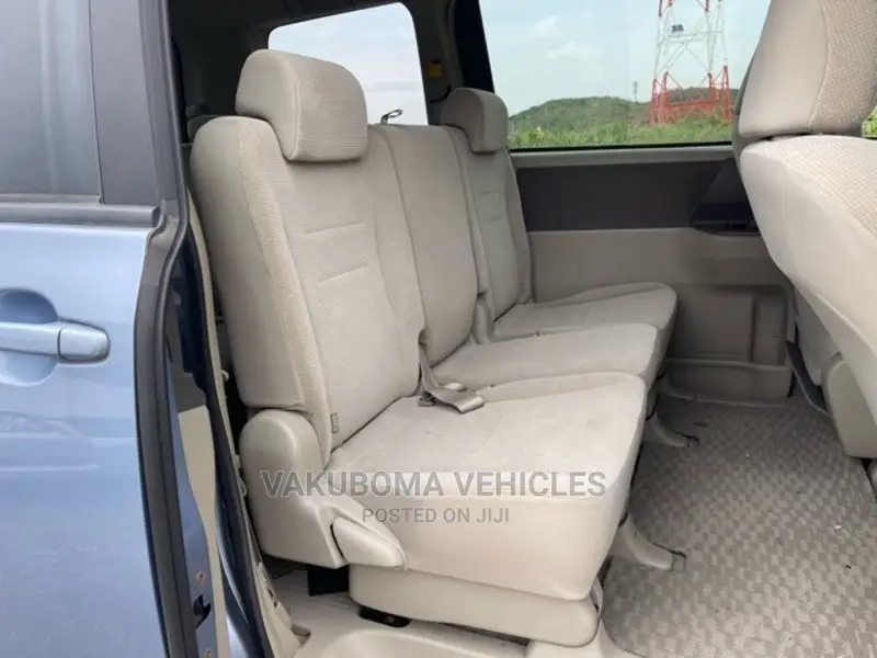 Toyota Noah 2008 Blue