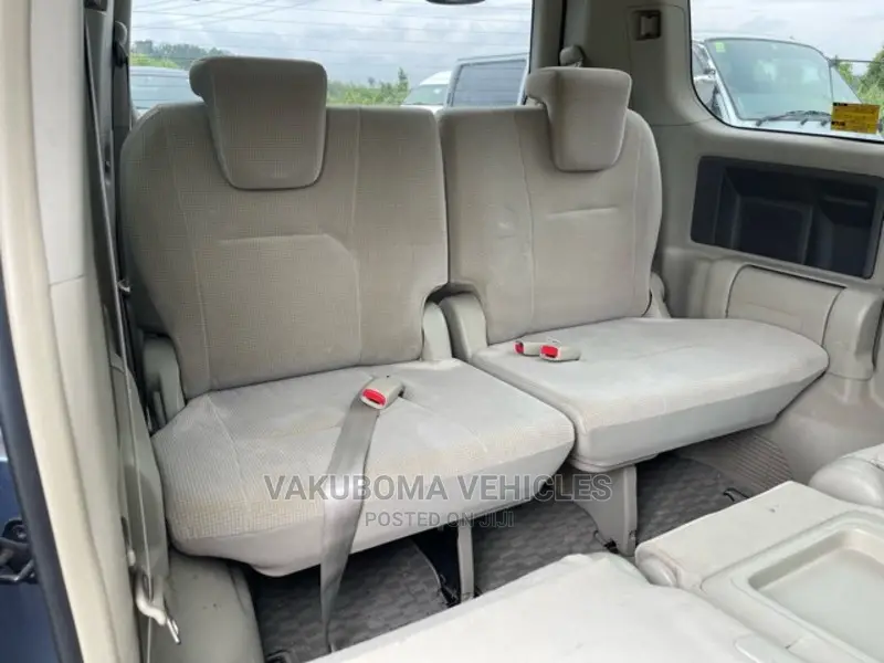 Toyota Noah 2008 Blue