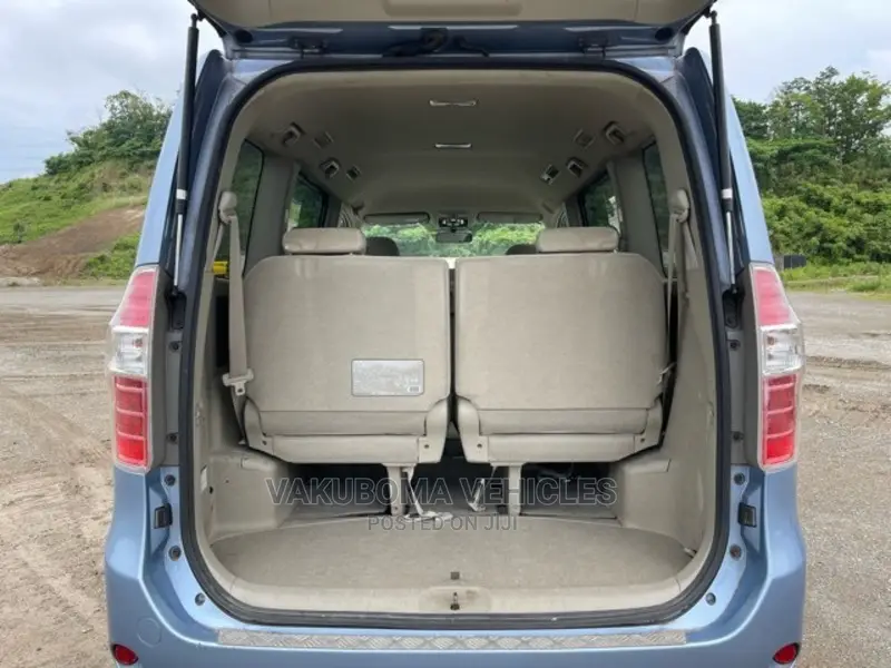 Toyota Noah 2008 Blue