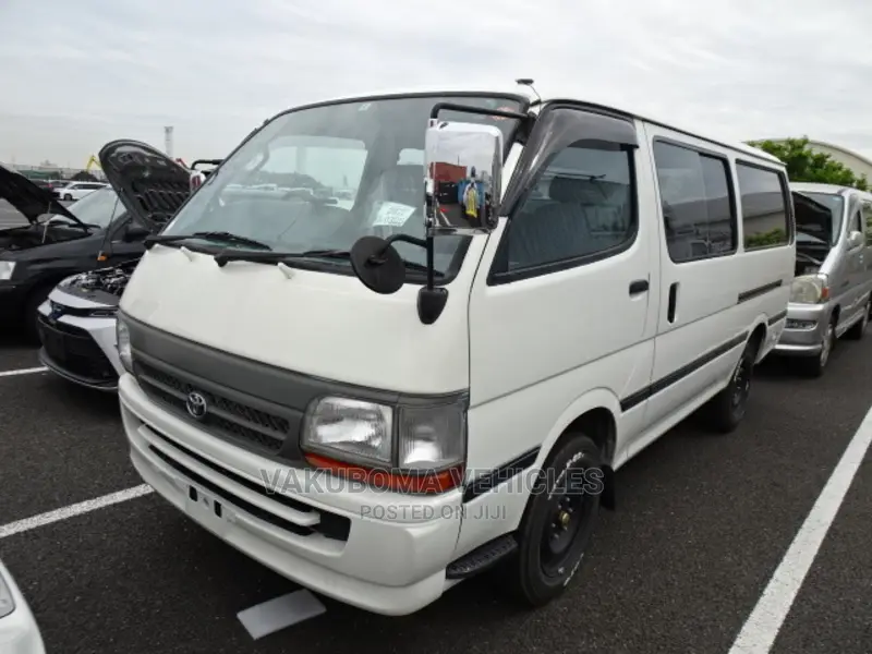 Toyota HiAce 2003 White