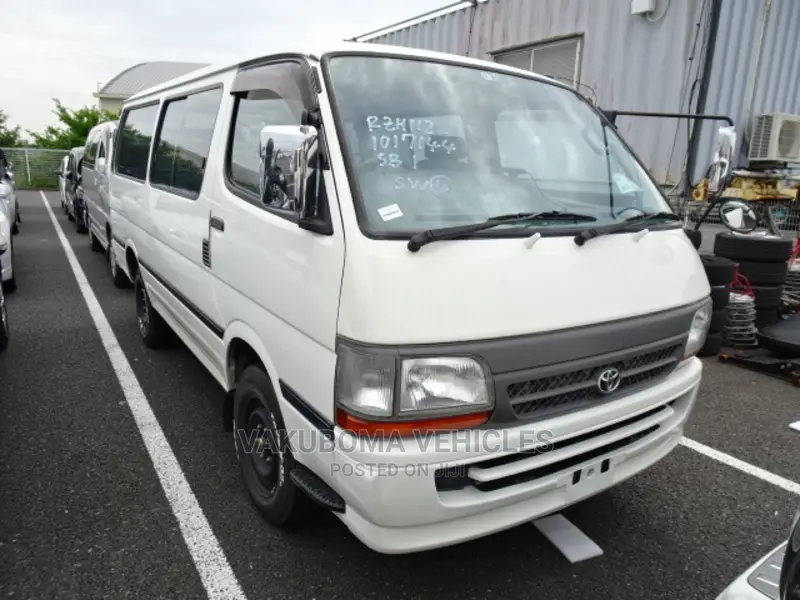 Toyota HiAce 2003 White