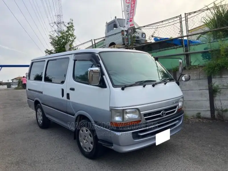 Toyota HiAce 2004 Silver