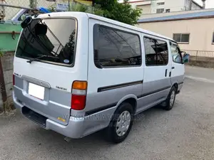 Toyota HiAce 2004 Silver