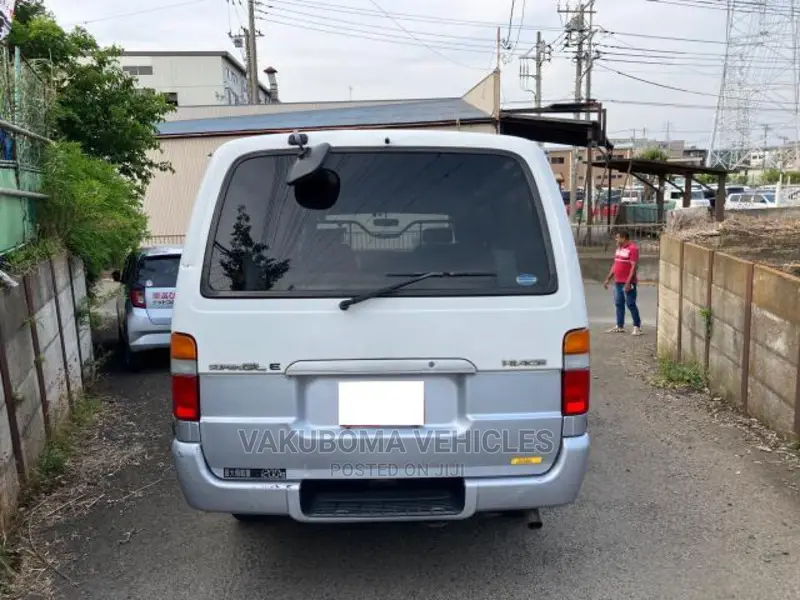 Toyota HiAce 2004 Silver