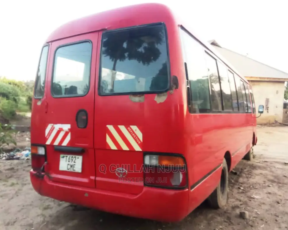 Toyota Coaster 2000 Red