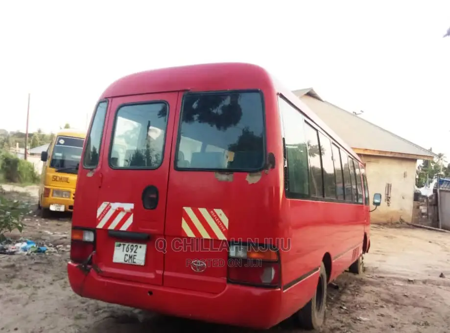 Toyota Coaster 2000 Red