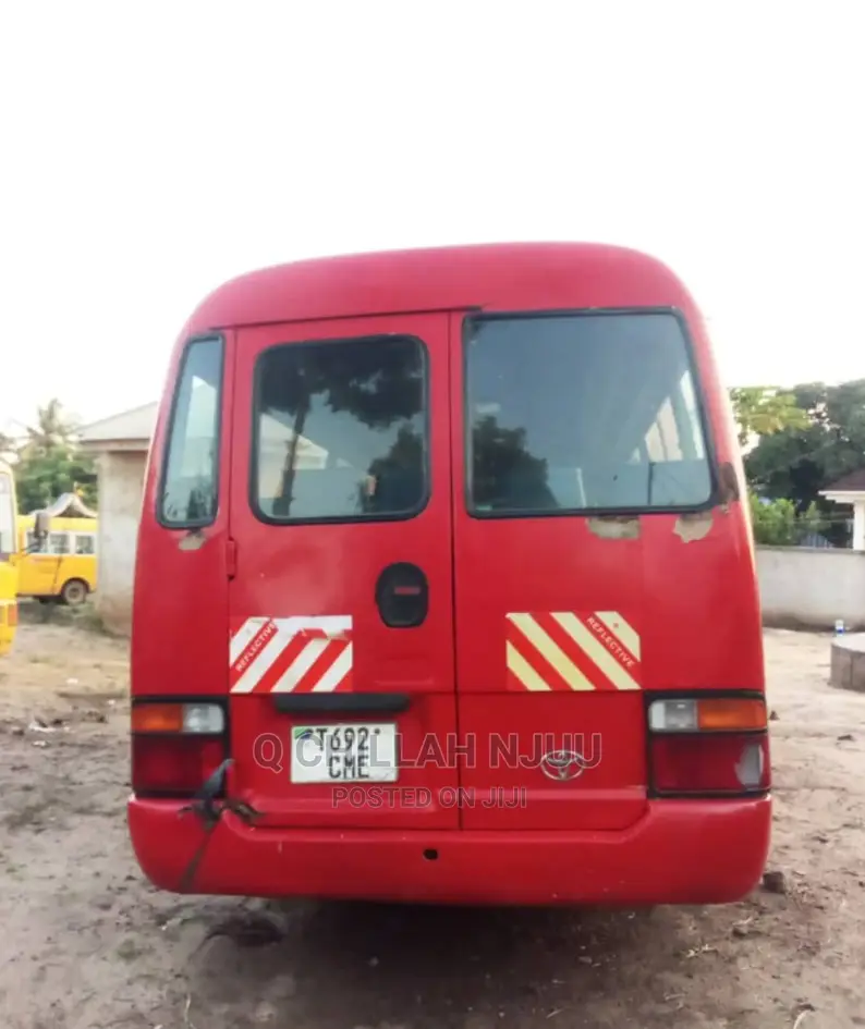 Toyota Coaster 2000 Red